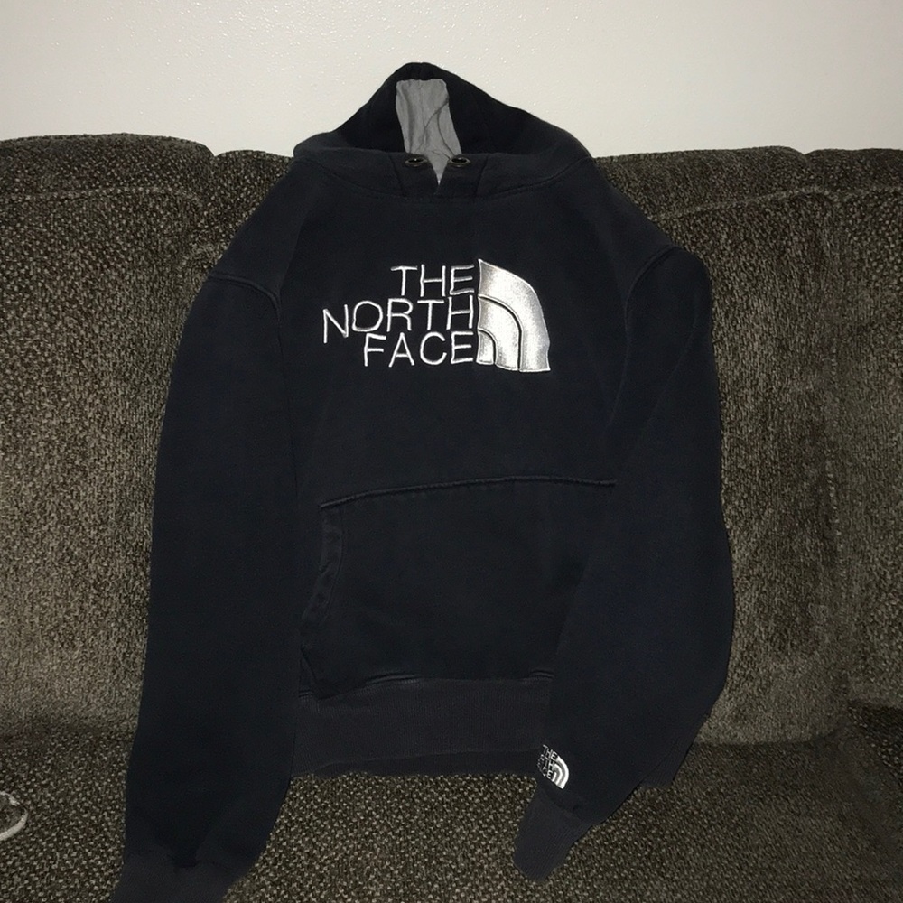 North Face hoodie 🥑